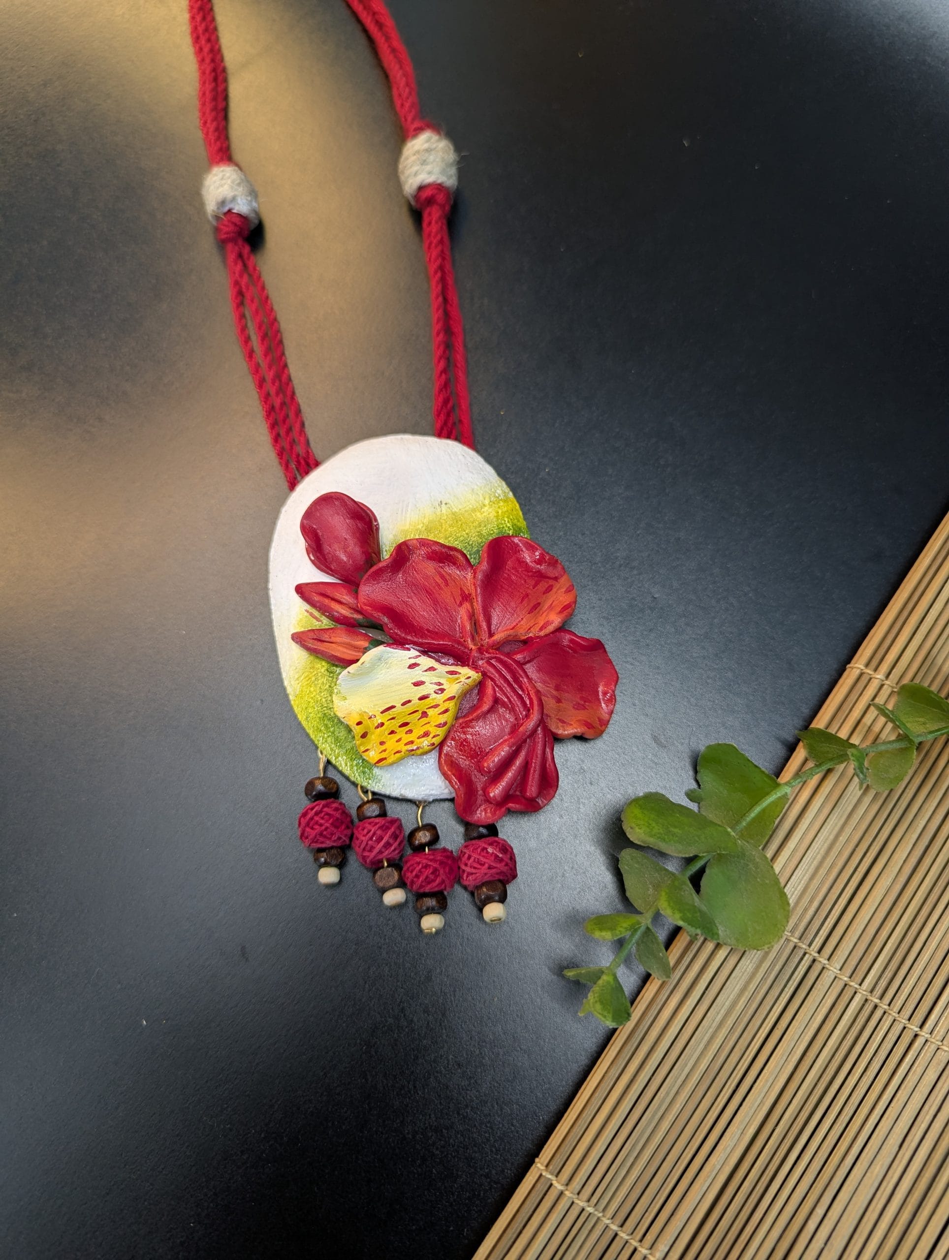 Necklace Krishnachura